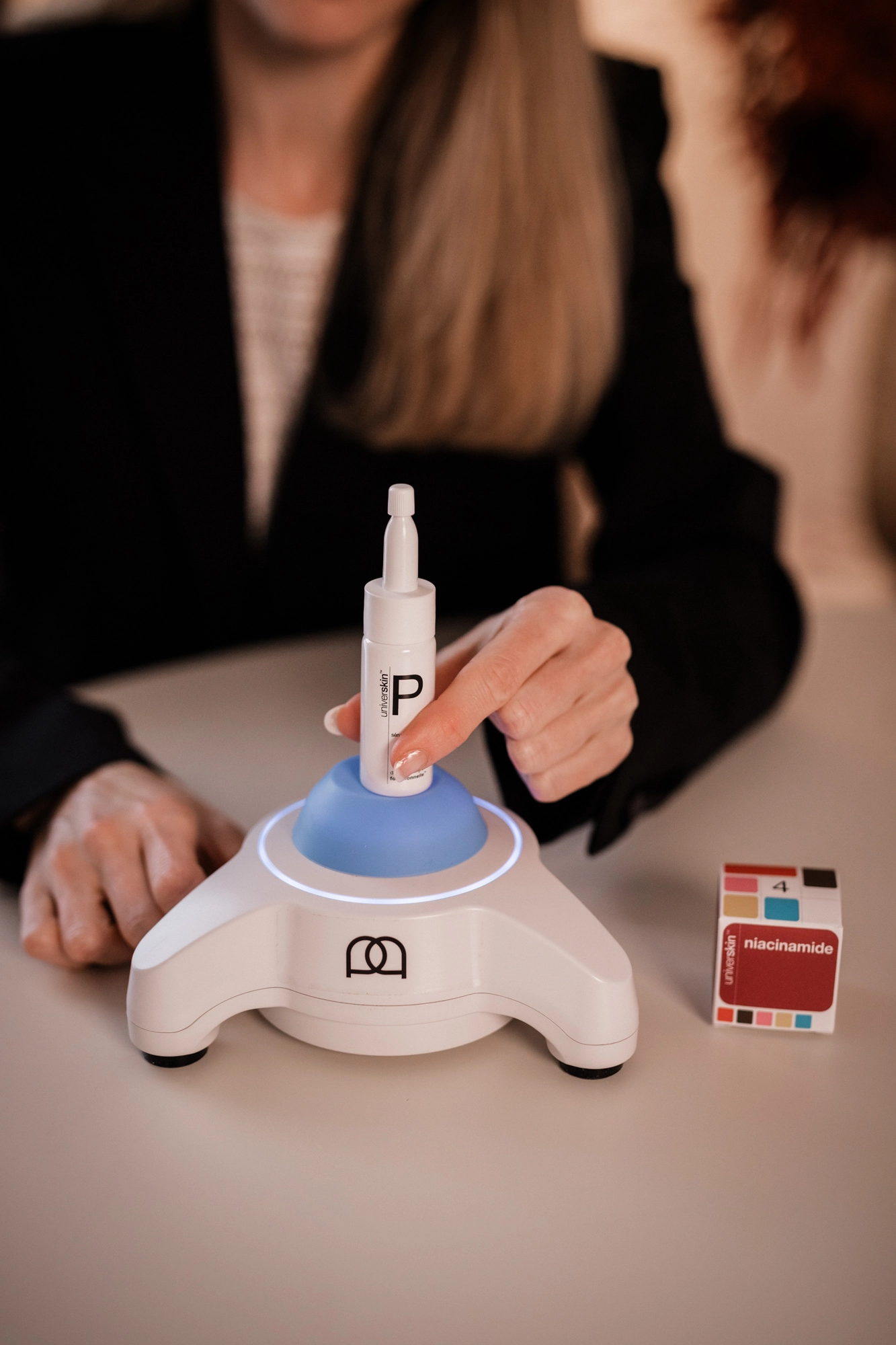 préparation sérum Universkin chez Eternal Rejuveness Metz